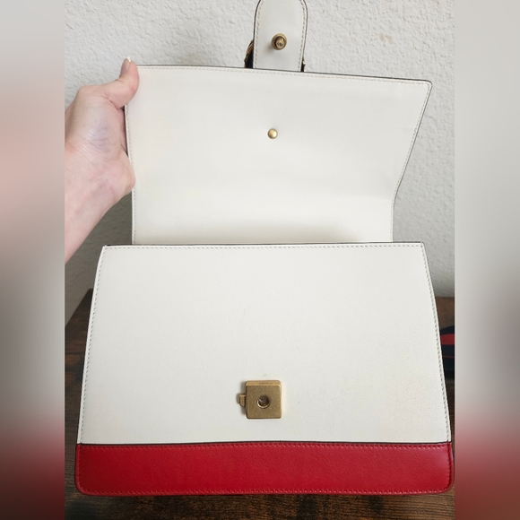 Gucci Medium Dionysus Top Handle Bag - Picture 13 of 16